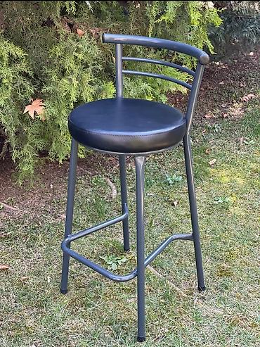 Metall bar taburesi - Rəng: tünd boz/qaraya yaxın - Material: toz