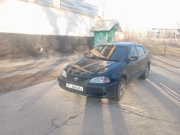 Toyota: Toyota Avensis: 2001 г., 1.8 л, Механика, Бензин, Хэтчбэк