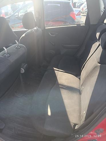 Продажа авто: Honda Fit: 2009 г., 1.3 л, Робот, Бензин, Хэтчбэк — 5