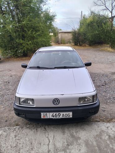 Volkswagen: Volkswagen Passat: 1988 г., 1.8 л, Механика, Бензин, Седан