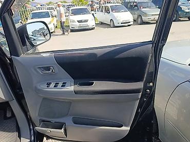 Voyah: Toyota Voxy: 2004 г., 2 л, Автомат, Бензин, Минивэн — 9