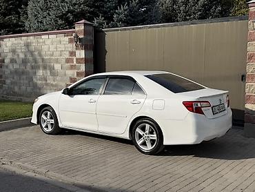мафон для машины: Toyota Camry: 2014 г., Автомат, Бензин, Седан — 2