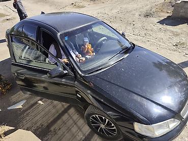 Honda Accord: 2000 г., 1.8 л, Механика, Бензин, Хэтчбэк