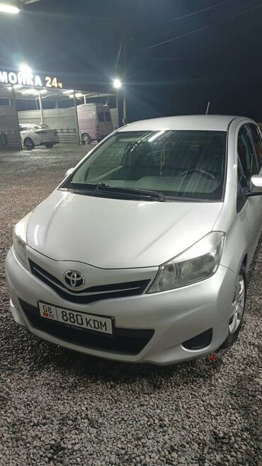 Toyota: Toyota Yaris: 2016 г., 1.3 л, Механика, Бензин, Хэтчбэк