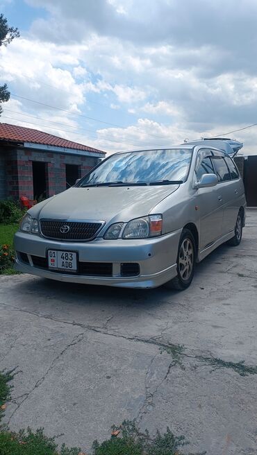 Toyota: Toyota Gaia: 2002 г., 2 л, Автомат, Бензин, Минивэн