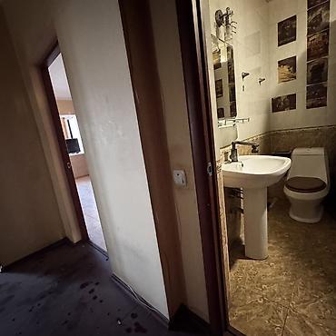 Продажа коттеджей и домов: 4 комнаты, 120 м², 1 соток, Бишкек, Дордой Плаза ТРЦ Агентство недвижимости — 7