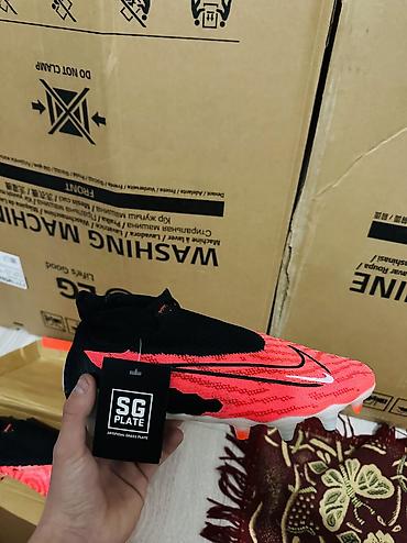 Футбольные бутсы Nike Phantom (серия без шнурков) для мягких/влажных