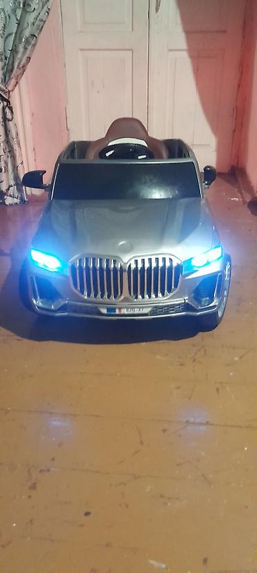 uşaq oyunları: Uşaq üçün elektrikli minik maşını – gümüş rəng, krossover dizaynı — 3
