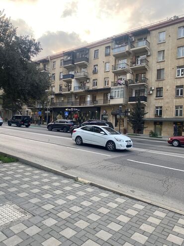 Mağazalar: Yasamal rayonu Dovlet Statistika Komitesinin yani bina prospektin — 4