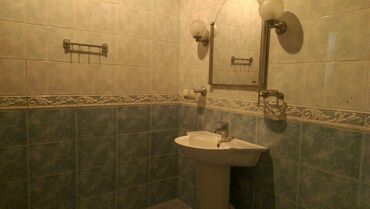 Uzunmüddətli kirayə mənzillər: Alimpik starın yanında 7 mərtəbəli binanın 2-ci mərtəbəsində 3 otaqlı — 9