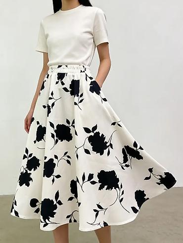 guess rsd: Midi suknja sa crno‑belim floralnim printom Velicina XL - Kroj — 3