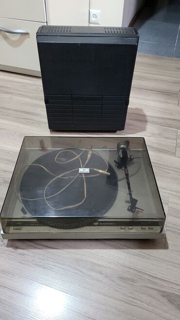 магнитофон sharp: Продам 2 Советских аппарата : нужна профилактика : проигрыватель