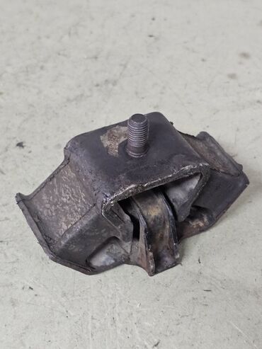 Подушки коробки передач: Подушка коробки передач Mercedes-Benz 1990 г., Б/у, Оригинал, Германия — 17