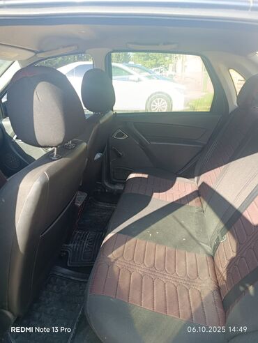 VAZ (LADA): VAZ (LADA) Vesta: 1.6 l | 2021 il 220900 km Sedan — 6