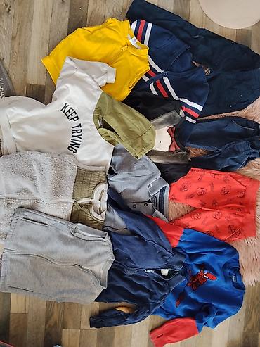ljubičaste stvari: Paket dečije garderobe za dečaka (otprilike uzrast — 1