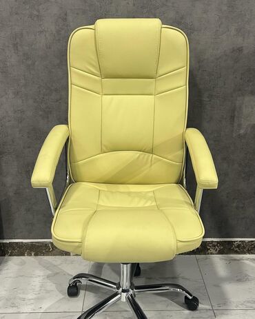 Ofis və oyun kresloları: Yeni, Təkərli, Qolları tənzimlənir, Dəri — 24