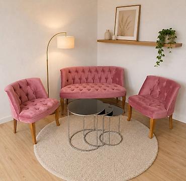 sluci: Set tapaciranog klub nameštaja – sofa i dve fotelje sa klub stočićima — 3