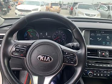 Kia: Kia Optima: 2017 г., Гибрид, Седан — 10