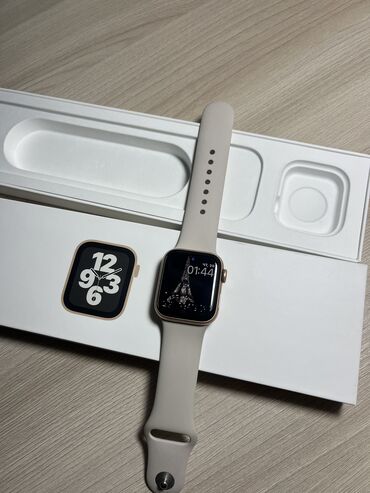 Apple Watch: Apple Watch SE GPS Aluminum 40mm Аккумулятор: 98% Стекло Ion-X