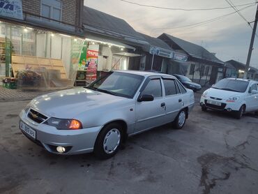 Daewoo: Daewoo Nexia: 2010 г., 1.5 л, Механика, Бензин, Седан