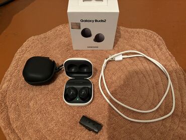 samsung qulaqciq: Samsung Buds 2 yaxşı vəziyyətdə nağd 100 manat.Barter yoxdu