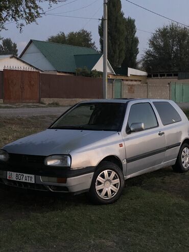 щиток приборов гольф 2: Volkswagen Golf: 1993 г., 1.8 л, Механика, Бензин, Купе
