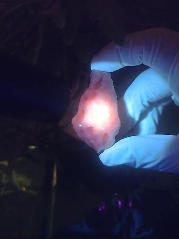 lom qizil satiram: Yaqut (Ruby) | Safir (Saphire) | Spinel 💎 UV Qırmızı-Çəhrayı — 10