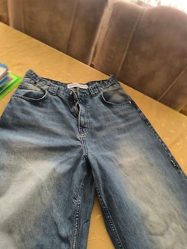 Kişi geyimləri: Cins şalvar, Bershka — 5