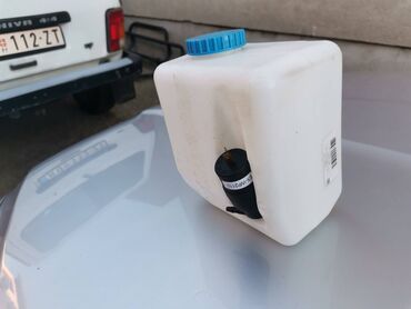 Auto delovi: Posuda prskalice brisaca sa motorom Lada 2121,21213,21214 Niva, Lada — 3