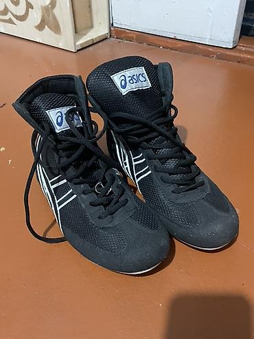 волейбольные кроссы: Мужские кроссовки, 41, 41.5, Asics, Новый, цвет - Черный — 1