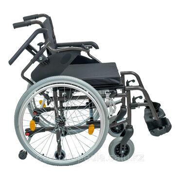 инвалидная кресло: С откидывающимся съемным подлокотником немецкие прогулочные и