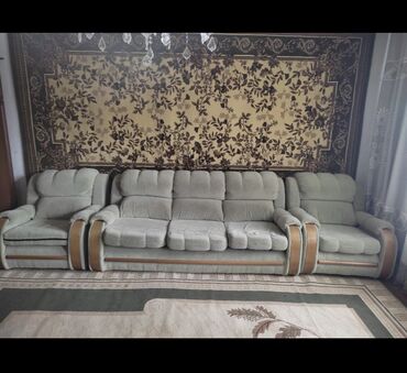 венгерская мебель: Прямой диван, цвет - Зеленый, Б/у