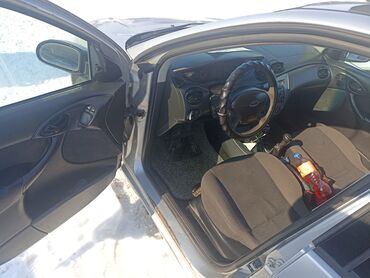 Ford: Ford Focus: 2004 г., 1.6 л, Механика, Бензин, Универсал — 8