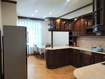 Uzunmüddətli kirayə mənzillər: Nəsimi rayonu, Zabitlər parkı yaxınlığında, “AF Center” binasında 4 — 19