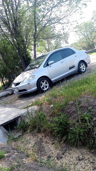 автомобиль на расрочку: Honda Fit Aria: 2003 г., 1.5 л, Вариатор, Газ, Седан