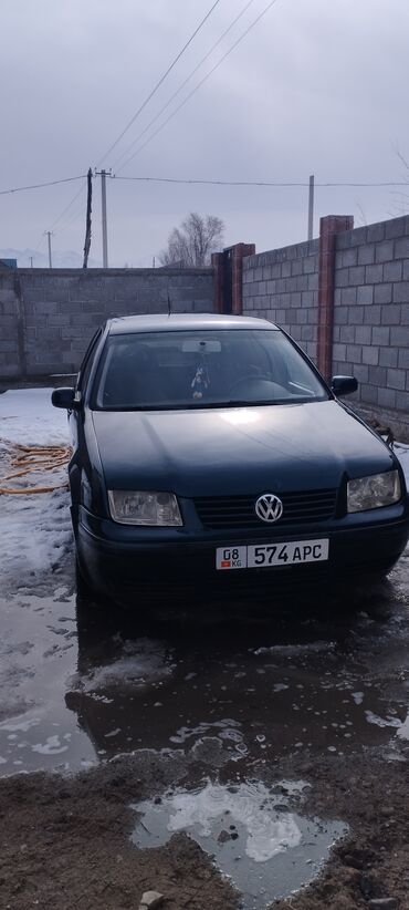 Volkswagen: Volkswagen Bora: 2002 г., 1.6 л, Автомат, Бензин, Седан