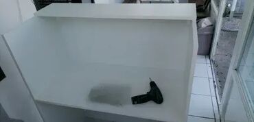 Stolovi: Pult 4 — 4