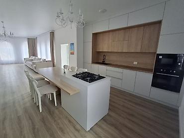 Долгосрочная аренда домов: 220 м², 8 комнат — 1