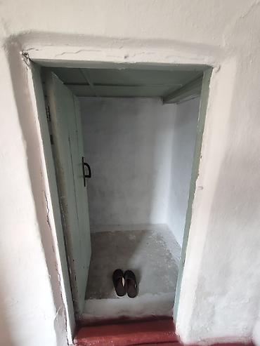 Продажа коттеджей и домов: Продаётся жилой дом в Сокулуке сучастком участком 4 соток. - — 8