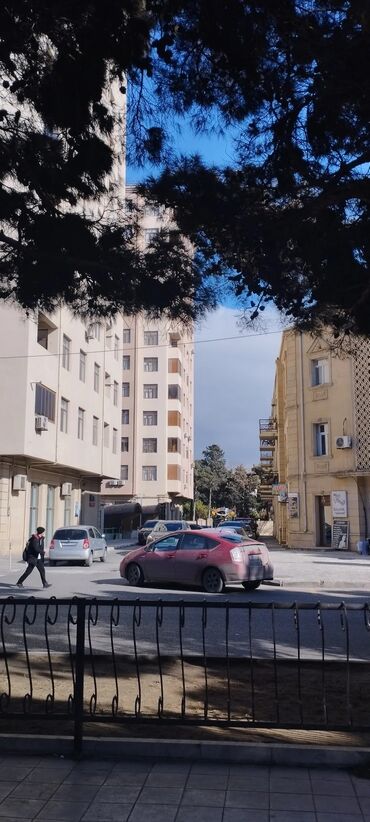 Köhnə tikili: Bakı, Bakıxanov qəs., 2 otaqlı, Köhnə tikili, m. Neftçilər, 50 kv. m — 1