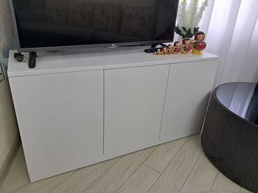 TV altlığı: Yeni, Düz TV altlığı, Polkalı