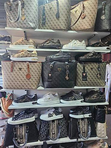 louis vuitton patike: Patike od 36 do 40 4700 din Torbe 4600 din Ako želite komplet — 1