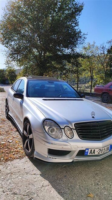 Mercedes-Benz E 320: 3 l. | 2005 έ. Λιμουζίνα