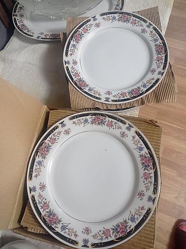 dish sets: Продаю большие тарелки, плоские 8 шт новые, не использованные, остатки — 2