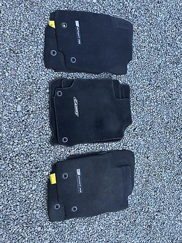 Другие аксессуары для салона: Комплект ковриков для автомобиля - Материал: плотный текстиль — 1