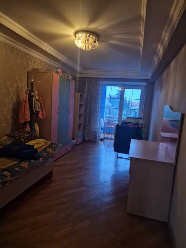 Uzunmüddətli kirayə mənzillər: Geniş və işıqlı mənzil – klassik üslubda tam mebel və texnika ilə — 15