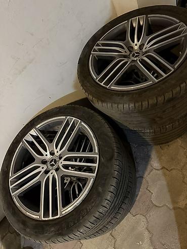 diski mercedes: Mercedes-Benz orijinal yüngül lehimli disklər və şinlər komplekti - — 2