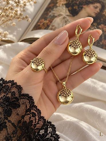 ted baker: Qızılı tonlarda zərif zərgərlik dəstləri Təsvir: - Dörd fərqli dizayn — 2