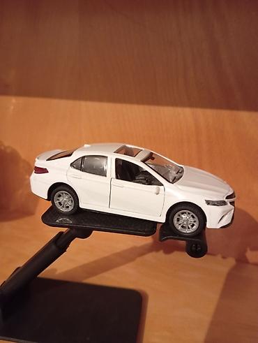 hot wheels formula 1: Məhsul: Toyota sedan maketi (miqyaslı model) - Rəng: ağ - Korpus — 4