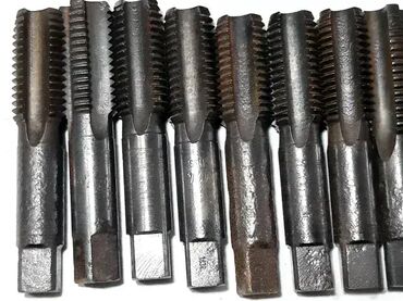 Ostali uređaji: Rucne ureznice M24 (M24x3) ureznica Cena je za komplet od tri rucne — 6